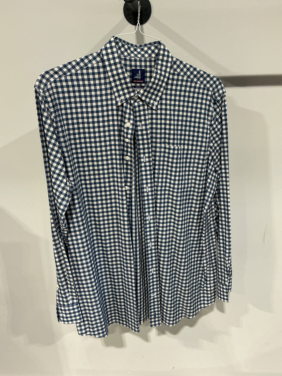 Size XL Johnnie O Shirt