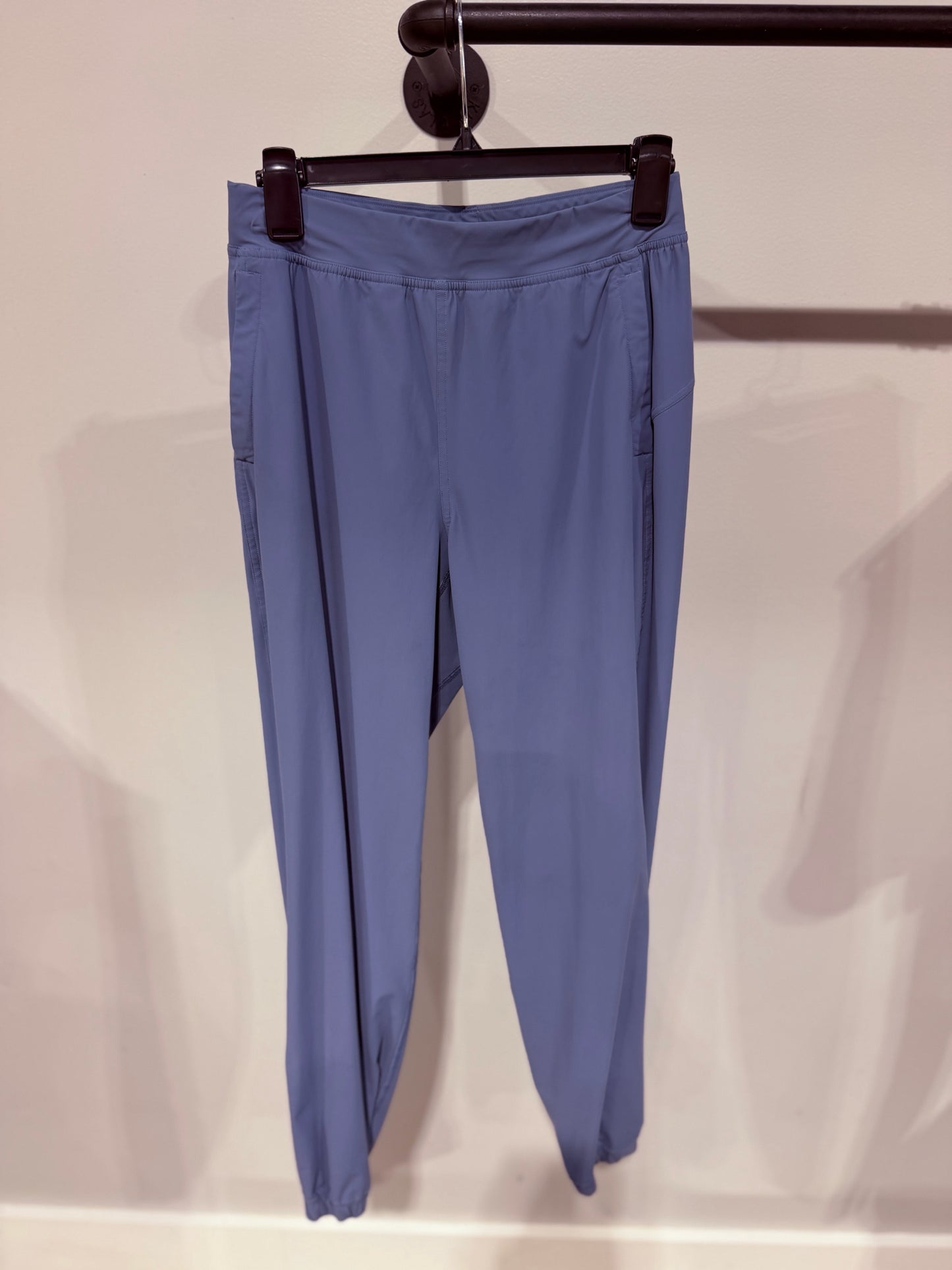 Lululemon - Sz 6