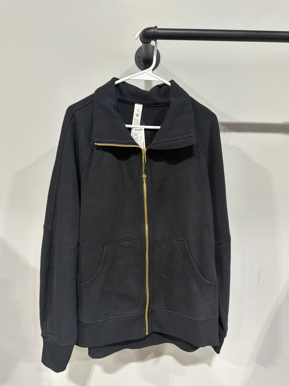 Size M/L lululemon Sweater