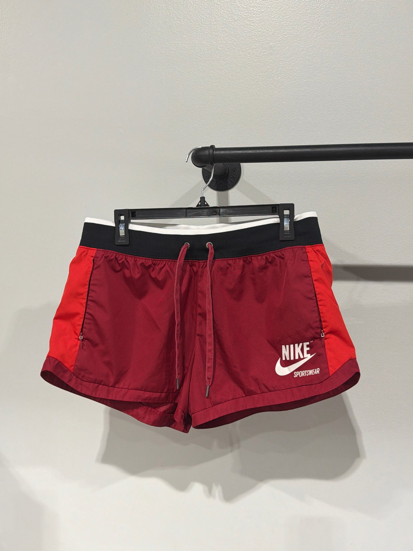 Size L Nike